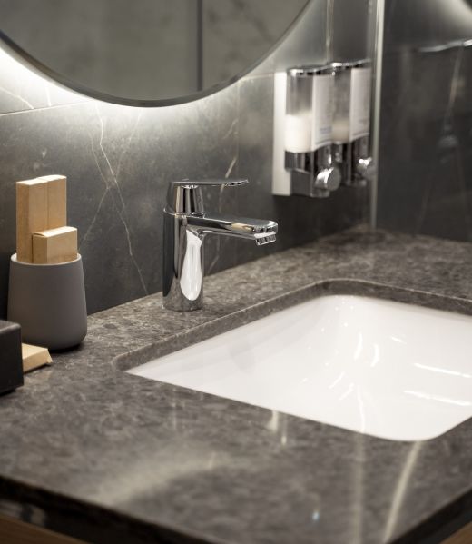 bathroom-sink-hotel-room